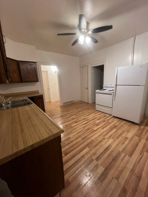 Building Photo - 699 Oliver St