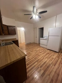 Building Photo - 699 Oliver St