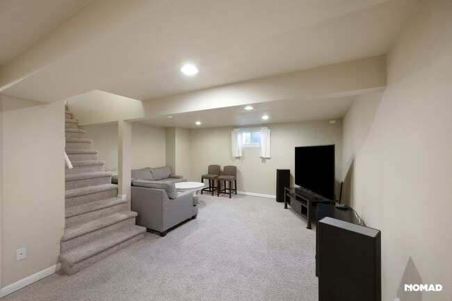 Building Photo - Spacious 4BR House in South Denver