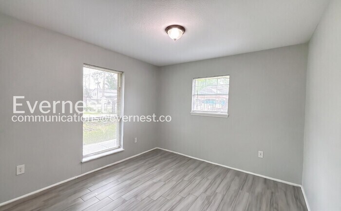 Building Photo - 8117 Richland Dr