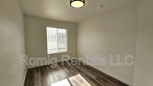 Building Photo - 906 NW 178th St