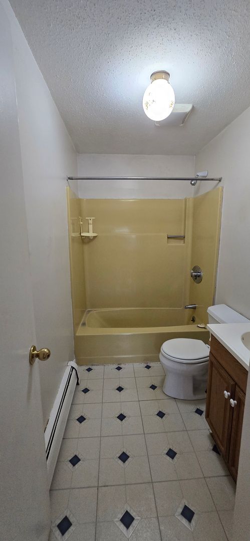 Building Photo - 206-208 Higgins Crowell Road