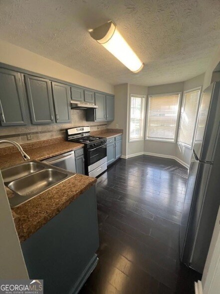 Building Photo - 9442 Cypress Ln