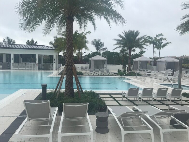 Building Photo - 1111 Central Ave