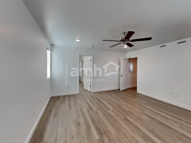Building Photo - 12627 W Flynn Ln