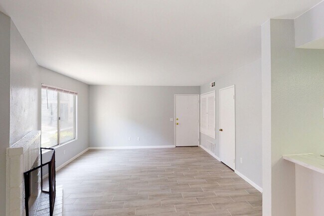 Building Photo - 1025 N Tippecanoe Ave