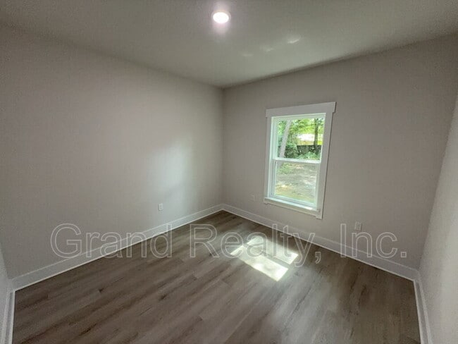 Building Photo - 5141 W Spencer Field Rd