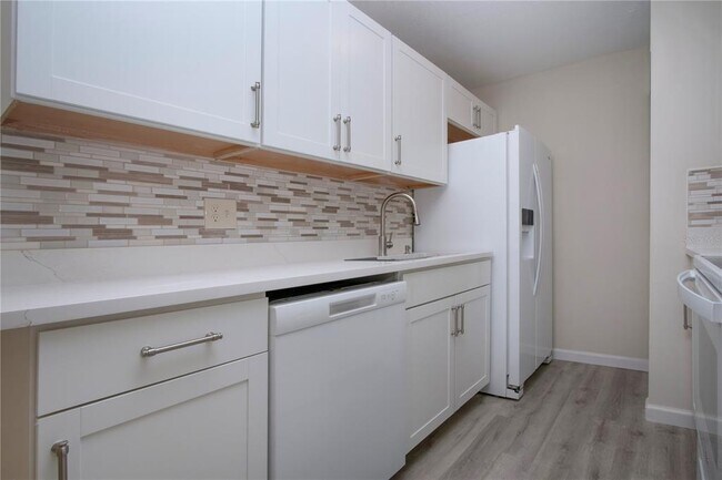 Building Photo - 3259 S Beneva Rd