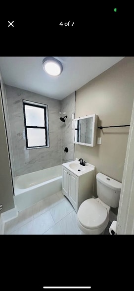 Building Photo - 708 E 80th St