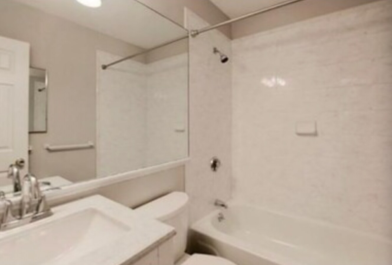 Building Photo - 471 Massachusetts Ave