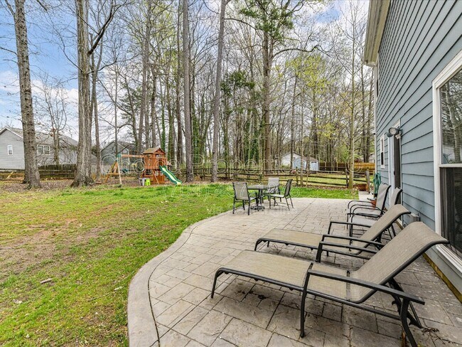 Building Photo - 8413 Red Setter Ln