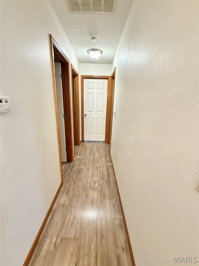 Building Photo - 455 S 6th St