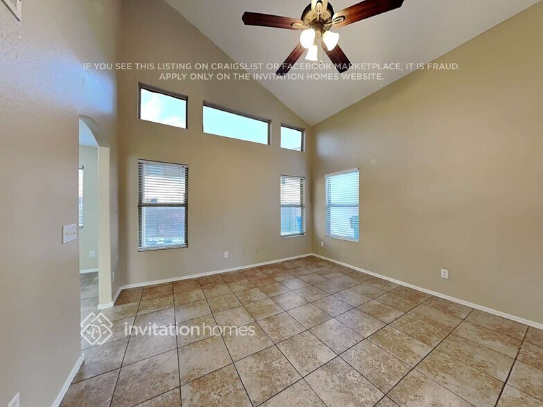Building Photo - 8802 E University Dr