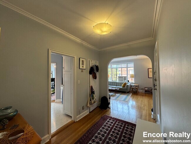 Building Photo - 89 Longwood Ave