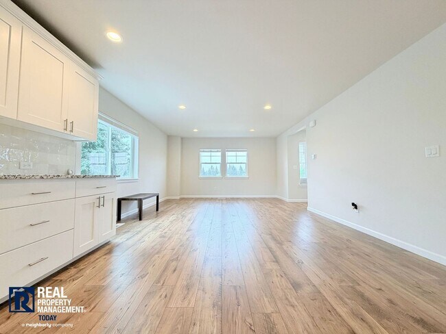 Building Photo - 14395 Lockwood Ln SE