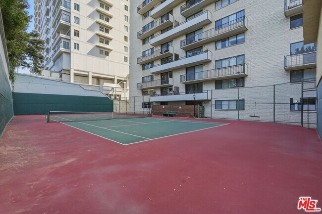 Building Photo - 10535 Wilshire Blvd