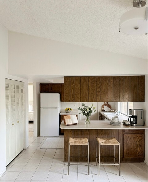 Building Photo - 17635 N Lindner Dr