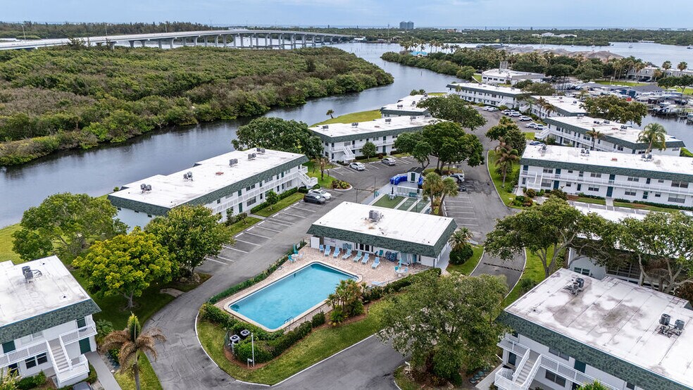 Building Photo - 2800 Indian River Blvd