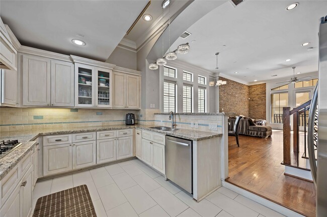 Building Photo - 328 Bomar St