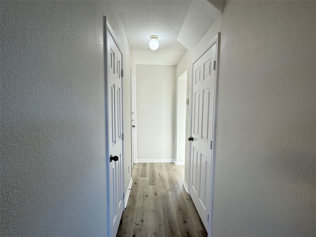 Building Photo - 11811 Madison Kendall Ln