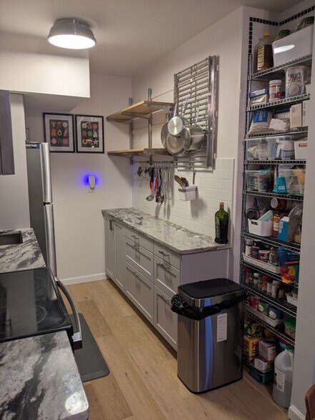 kitchen - 626 Jasper St