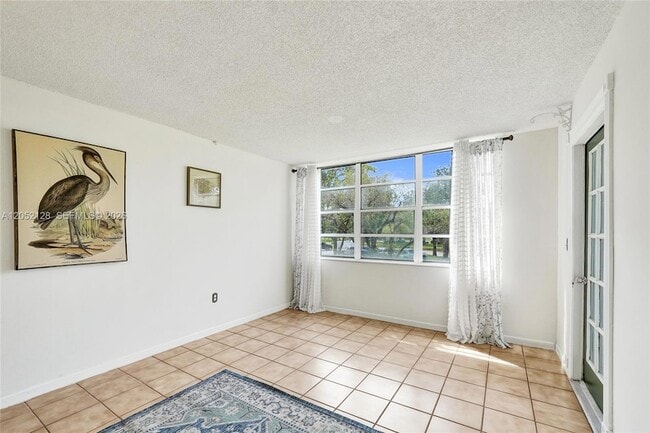 Building Photo - 9480 Tangerine Pl
