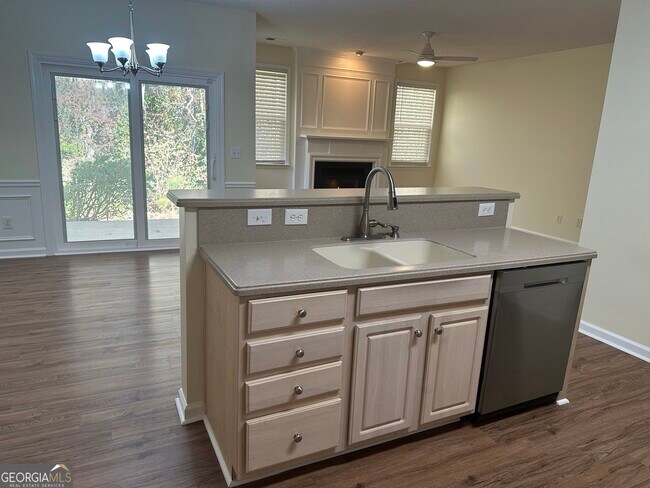 Building Photo - 124 Cottesford Dr SW