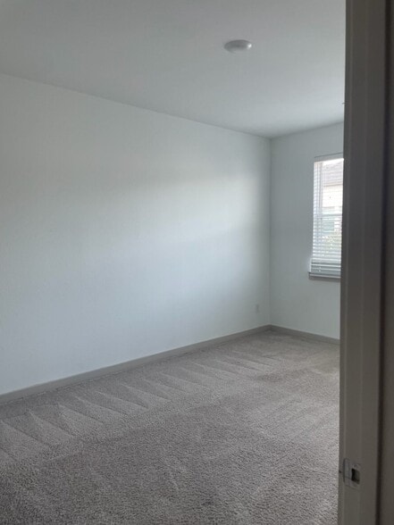 Building Photo - 1764 Thornton Dr