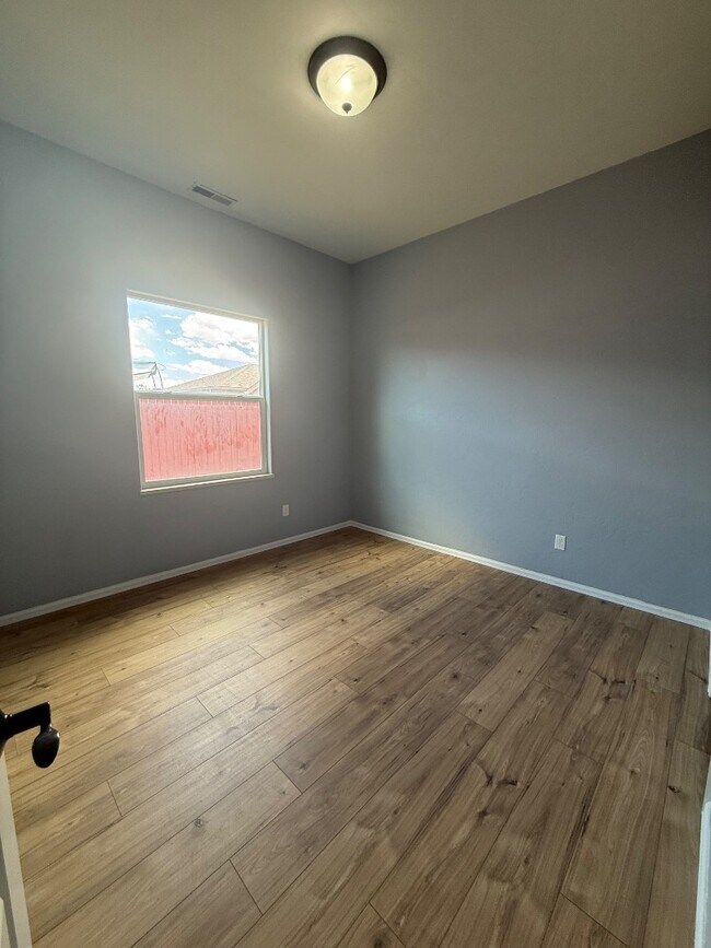 Building Photo - 450 Juniper St