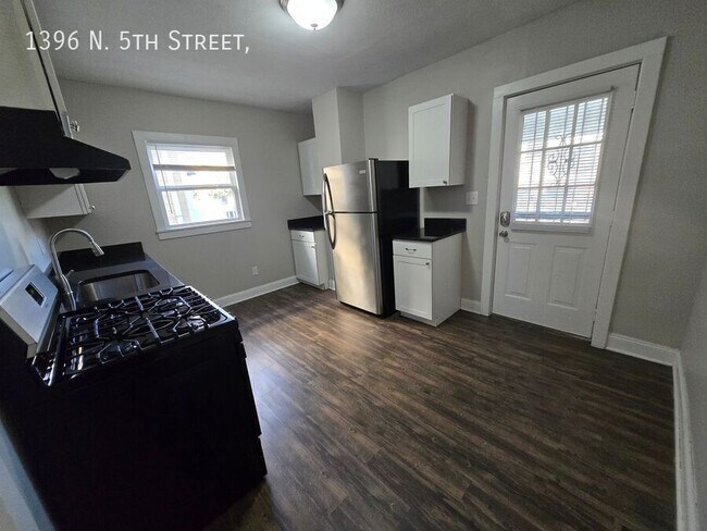 Building Photo - 1396 N 5th St