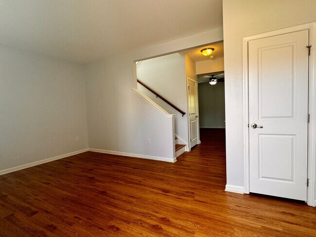 Building Photo - 145 Holly Hill Dr