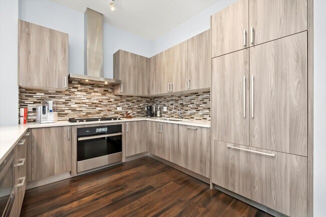 Building Photo - 367 W Locust St