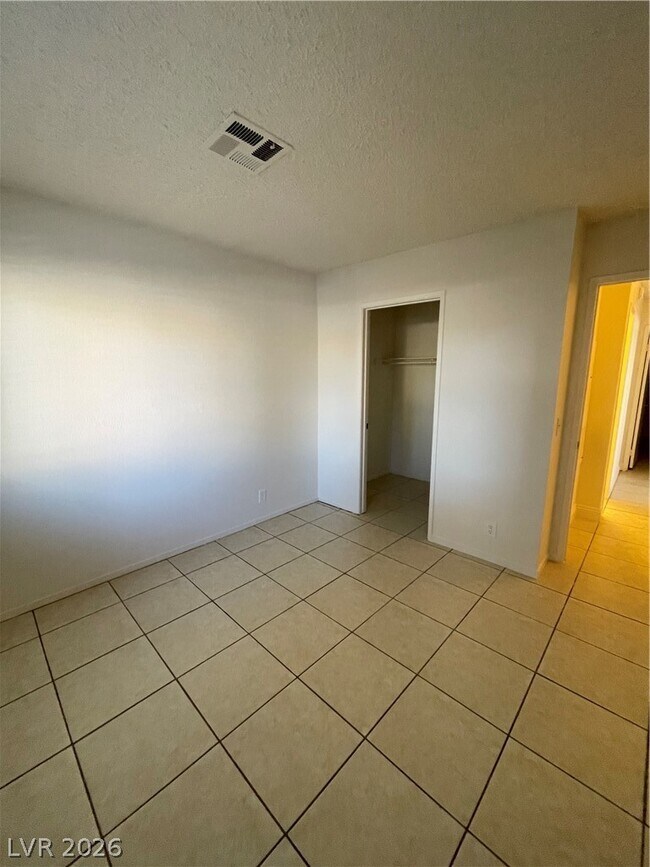 Building Photo - 3151 N Soaring Gulls Dr