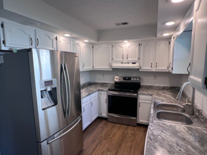 Building Photo - 408 Rice Dr