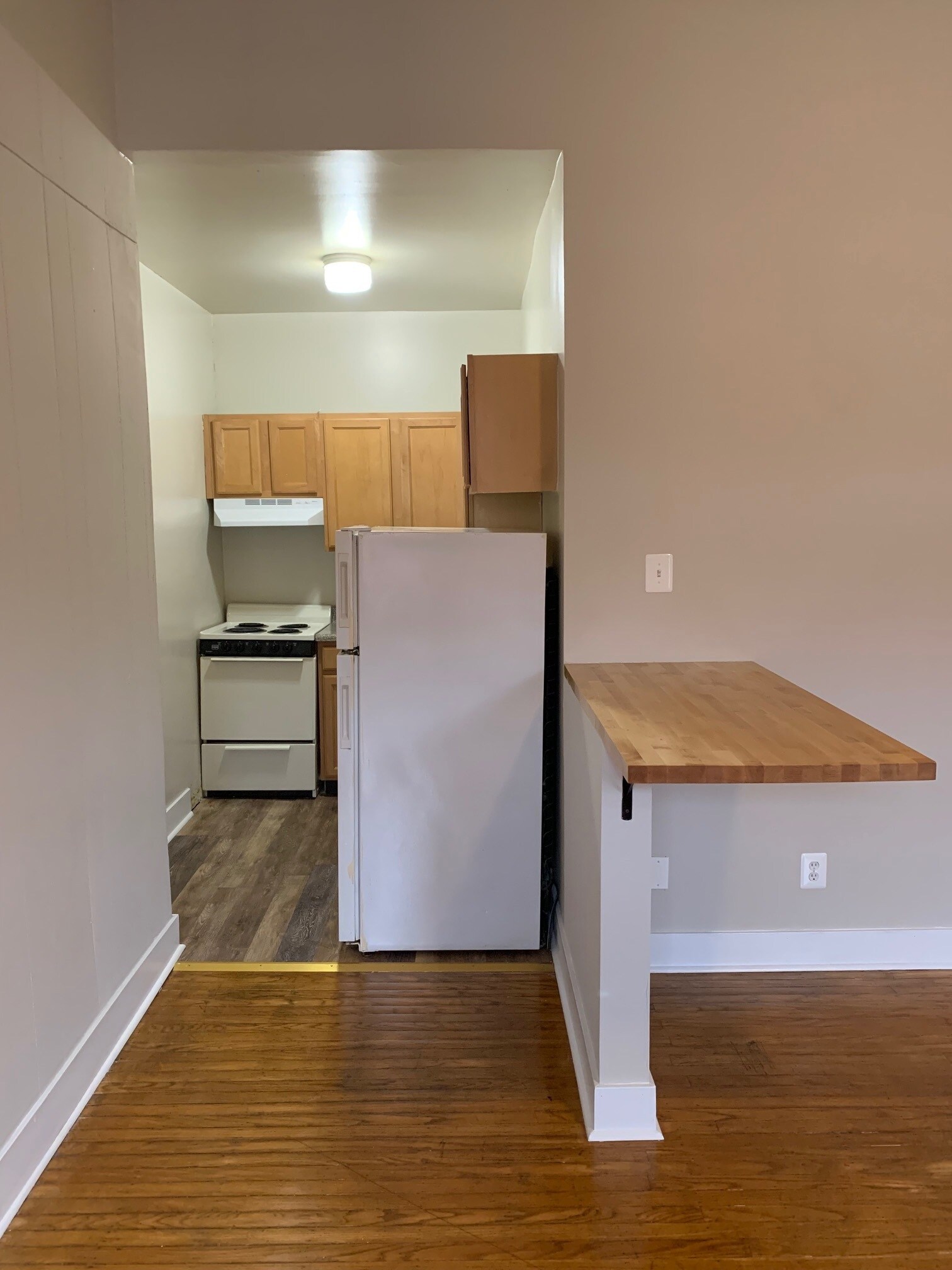 Building Photo - 3911 Pine St