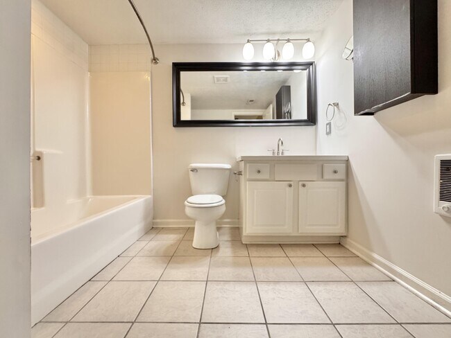 Building Photo - 628 Smugglers Notch Dr