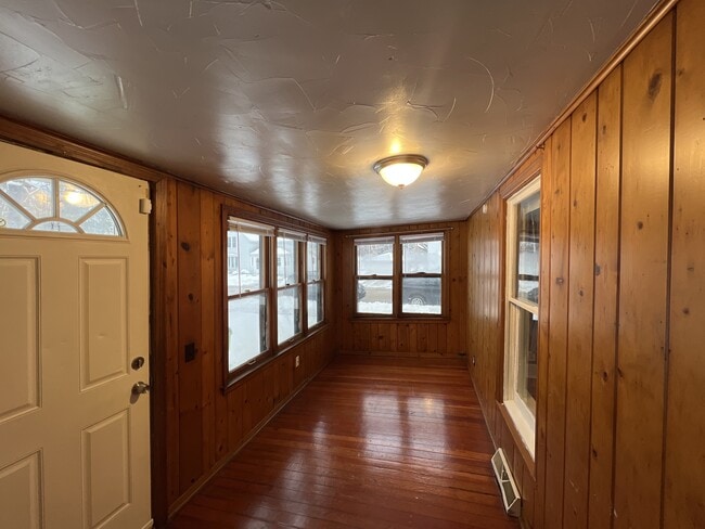 Building Photo - 353 Prospect Ave