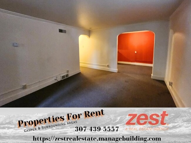 Building Photo - 504 S Washington St