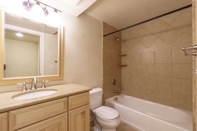 Building Photo - 9045 Aldersgate Ct