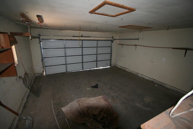 Building Photo - 917 Nana Ave
