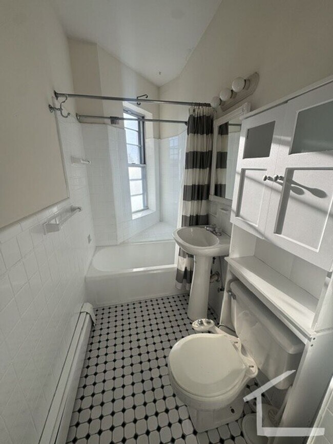 Building Photo - 1bed in Brighton No fee