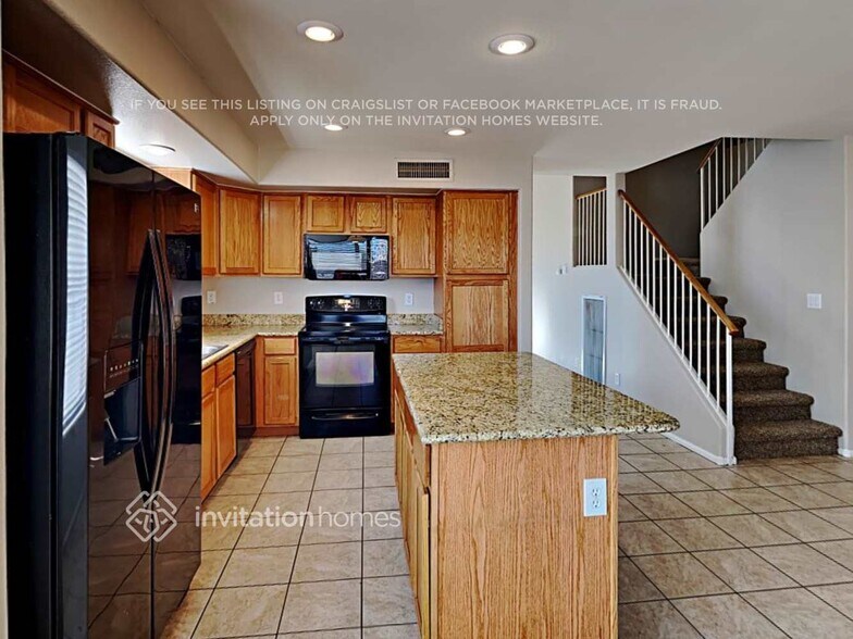 Building Photo - 1051 N 158th Ave