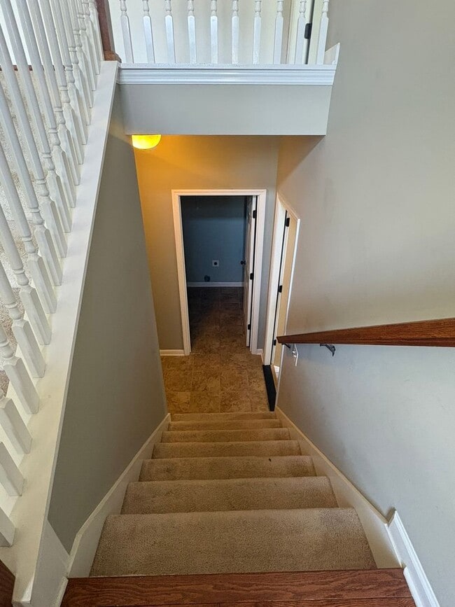 Building Photo - 4 Bedroom 3 Bath House