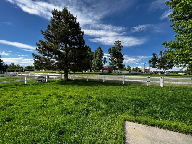 Building Photo - Charming 3-Bedroom Windsor Home: Comfort, Style, and Convenience Await!