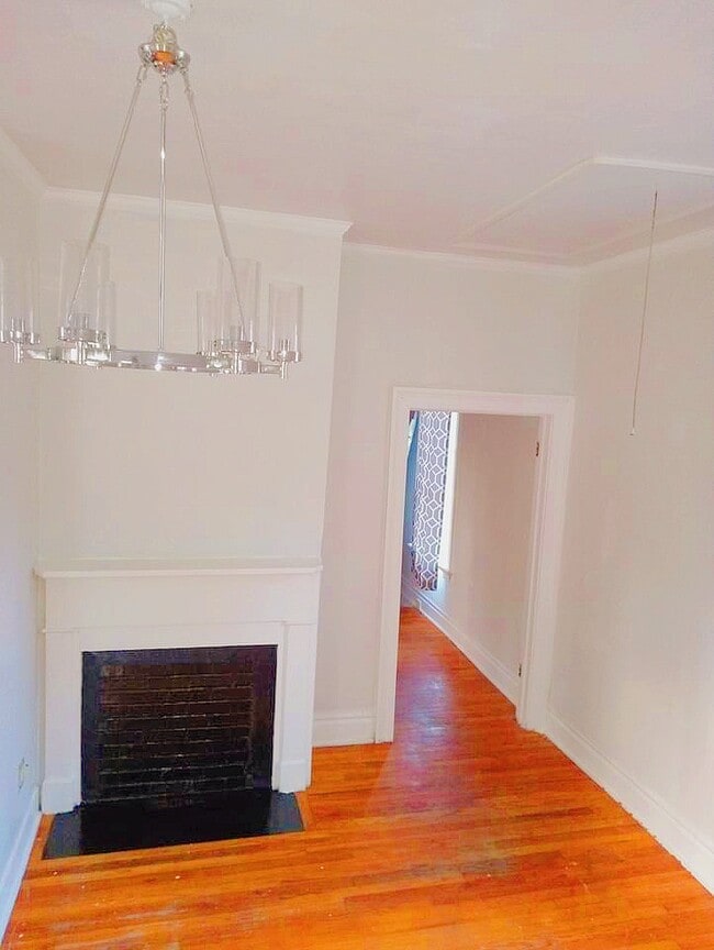 Building Photo - 2327 Gardner St