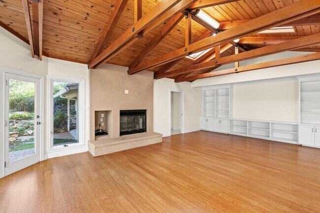 Building Photo - 27696 Vogue Ct