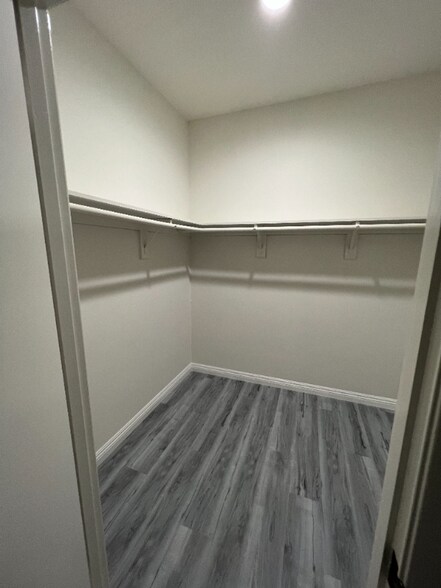 Building Photo - 1600 S Bentley Ave