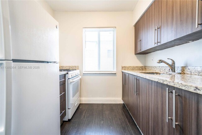 Building Photo - 7311 Byron Ave