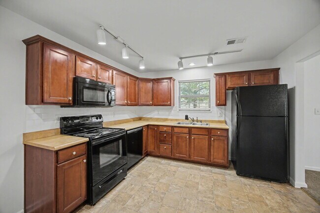 Building Photo - 2540 Sun Seeker Ct