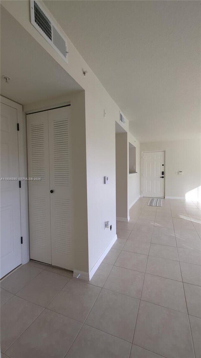 Building Photo - 4220 San Marino Blvd